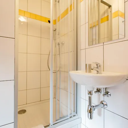 Tapka Guest house *